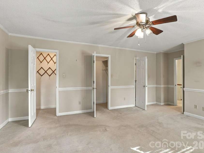 233 Nottingham Circle, Statesville, NC 28625.  MLS# CAR4403951, YatesRealty ID 55294. Primary bedroom