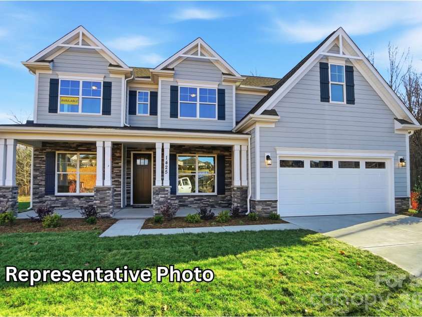 9022 Chasewood Place Drive, Charlotte, NC 28227.  MLS# CAR4432551, YatesRealty ID 55296. 