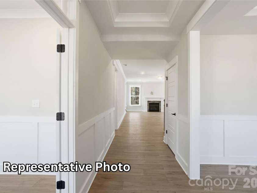 9022 Chasewood Place Drive, Charlotte, NC 28227.  MLS# CAR4432551, YatesRealty ID 55296. 