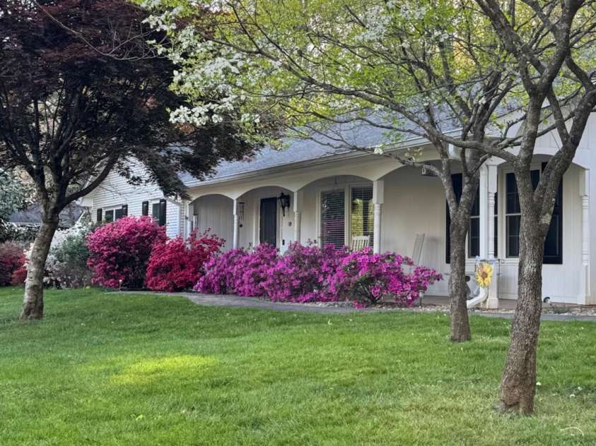 109 Yardley Court, Hendersonville, NC 28739.  MLS# CAR4432474, YatesRealty ID 55299. 
