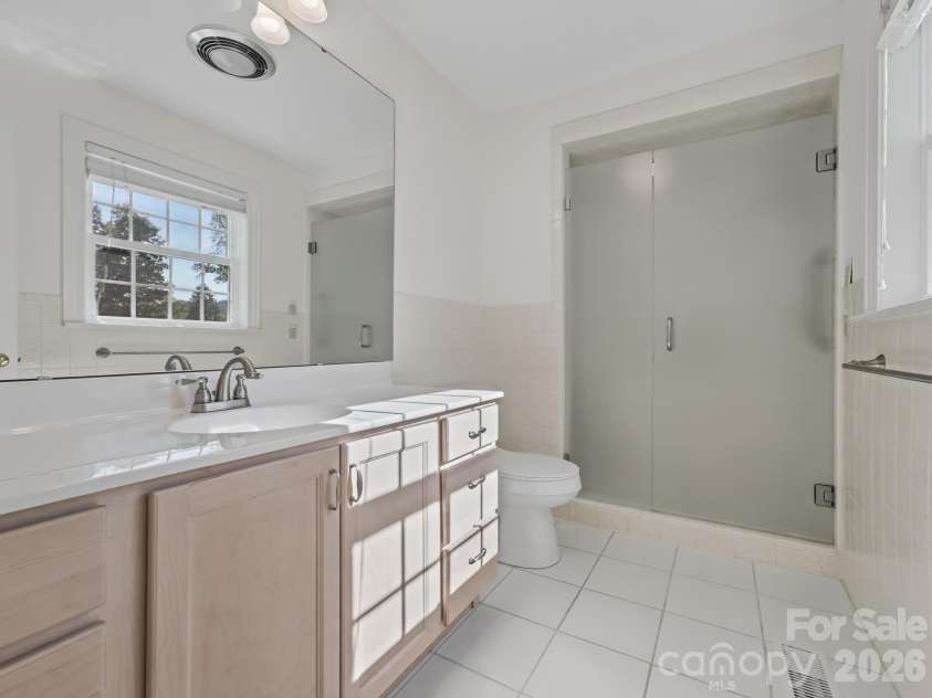 109 Yardley Court, Hendersonville, NC 28739.  MLS# CAR4432474, YatesRealty ID 55299. Primary Bath