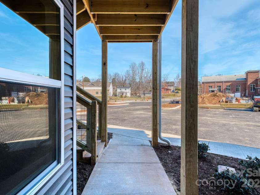 143 Carver Street, Brevard, NC 28712.  MLS# CAR4302024, YatesRealty ID 553. 