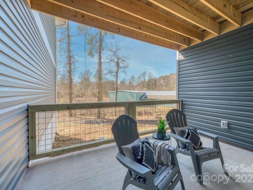 143 Carver Street, Brevard, NC 28712.  MLS# CAR4302024, YatesRealty ID 553. 