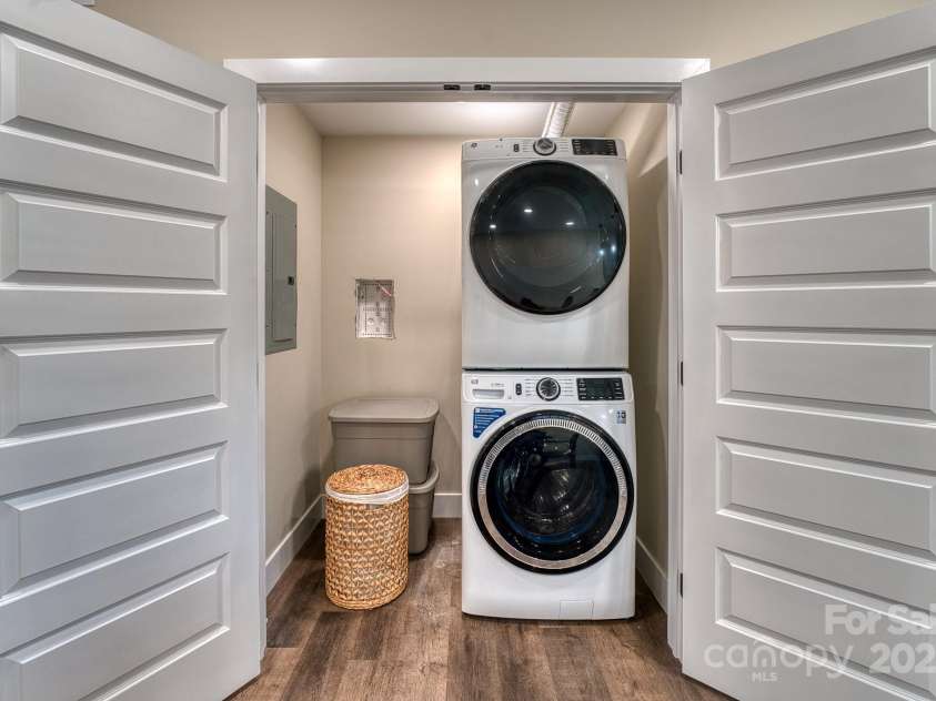 143 Carver Street, Brevard, NC 28712.  MLS# CAR4302024, YatesRealty ID 553. 