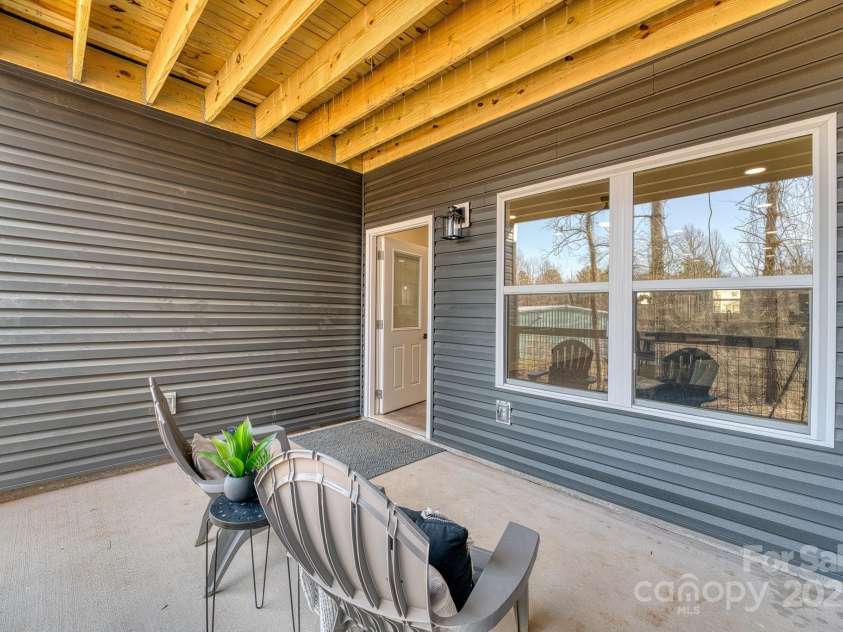 143 Carver Street, Brevard, NC 28712.  MLS# CAR4302024, YatesRealty ID 553. 