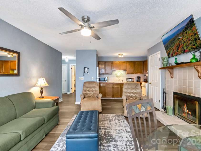 301 Pinnacle Inn Road, Beech Mountain, NC 28604.  MLS# CAR4210516, YatesRealty ID 553. 