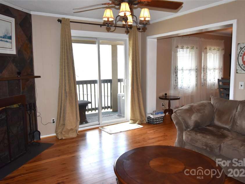 301 Pinnacle Inn Road, Beech Mountain, NC 28604.  MLS# CAR4239406, YatesRealty ID 553. 