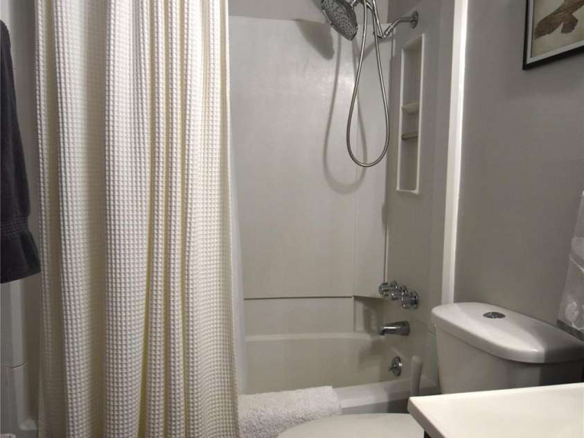 301 Pinnacle Inn Road, Beech Mountain, NC 28604.  MLS# CAR4239406, YatesRealty ID 553. 