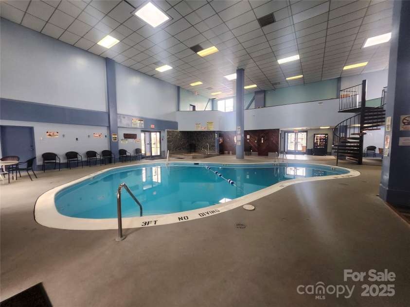 301 Pinnacle Inn Road, Beech Mountain, NC 28604.  MLS# CAR4239406, YatesRealty ID 553. 