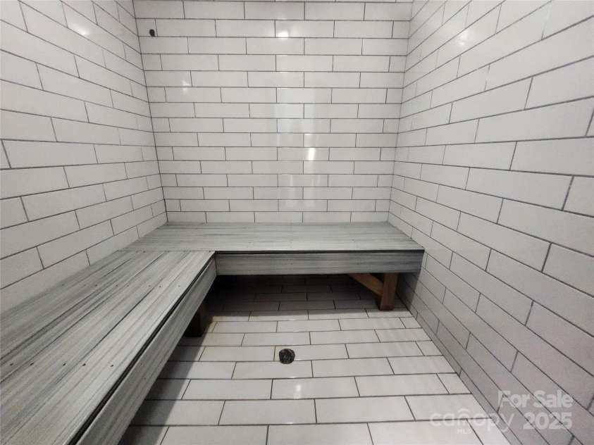 301 Pinnacle Inn Road, Beech Mountain, NC 28604.  MLS# CAR4239406, YatesRealty ID 553. 