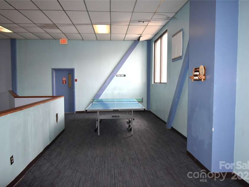 301 Pinnacle Inn Road, Beech Mountain, NC 28604.  MLS# CAR4239406, YatesRealty ID 553. 