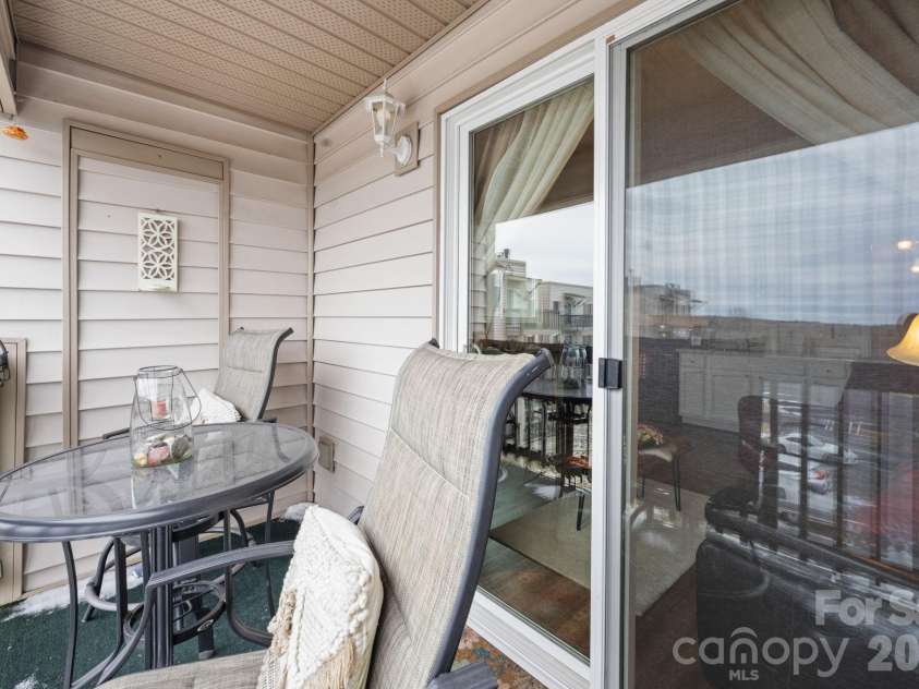 301 Pinnacle Inn Road, Beech Mountain, NC 28604.  MLS# CAR4337306, YatesRealty ID 553. 