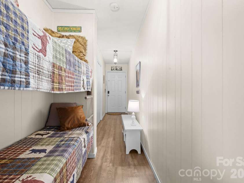 301 Pinnacle Inn Road, Beech Mountain, NC 28604.  MLS# CAR4337306, YatesRealty ID 553. 