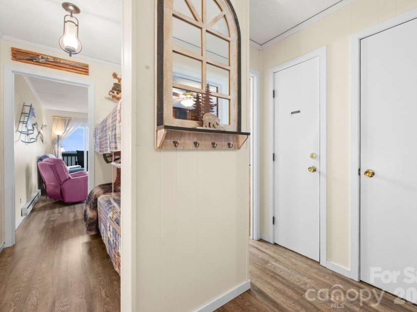 301 Pinnacle Inn Road, Beech Mountain, NC 28604.  MLS# CAR4337306, YatesRealty ID 553. 