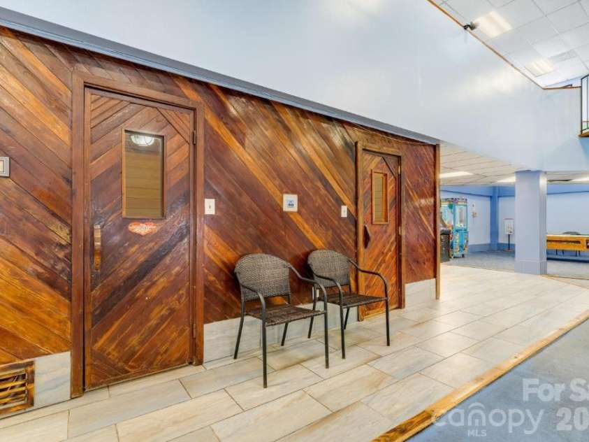 301 Pinnacle Inn Road, Beech Mountain, NC 28604.  MLS# CAR4337306, YatesRealty ID 553. 