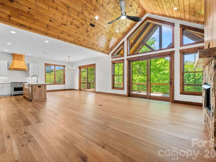 750 Silver Springs Drive, Banner Elk, NC 28604.  MLS# CAR4387668, YatesRealty ID 553. 