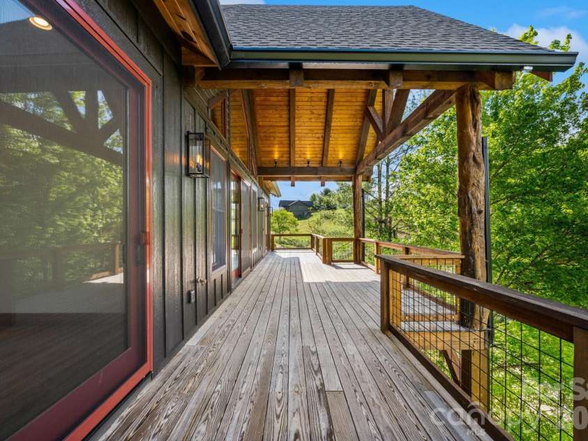 750 Silver Springs Drive, Banner Elk, NC 28604.  MLS# CAR4387668, YatesRealty ID 553. 