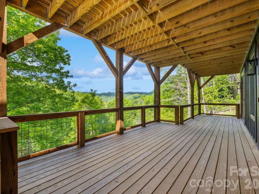 750 Silver Springs Drive, Banner Elk, NC 28604.  MLS# CAR4387668, YatesRealty ID 553. 