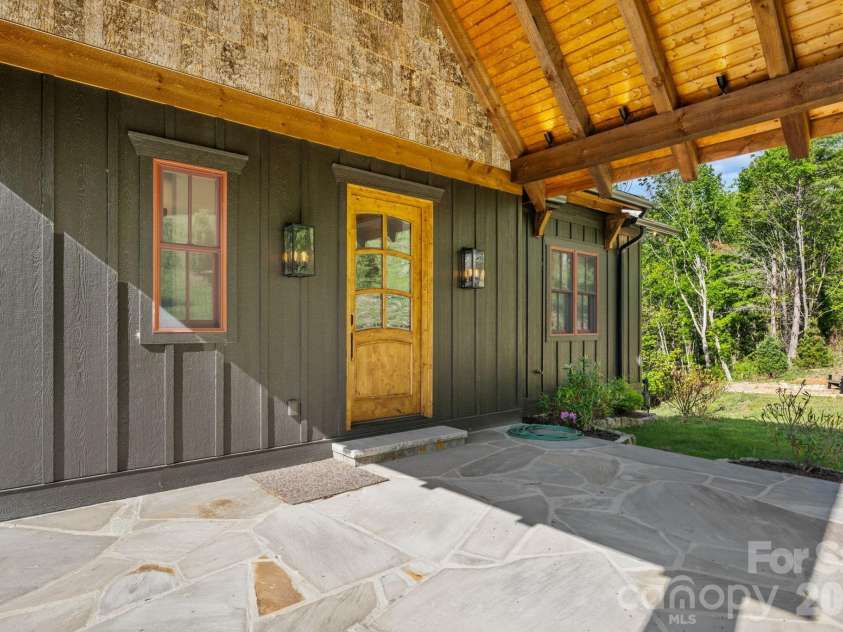 750 Silver Springs Drive, Banner Elk, NC 28604.  MLS# CAR4387668, YatesRealty ID 553. 
