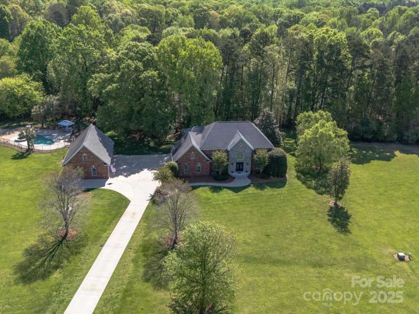 3677 Antioch Church Road, Matthews, NC 28104.  MLS# CAR4244366, YatesRealty ID 5530. 