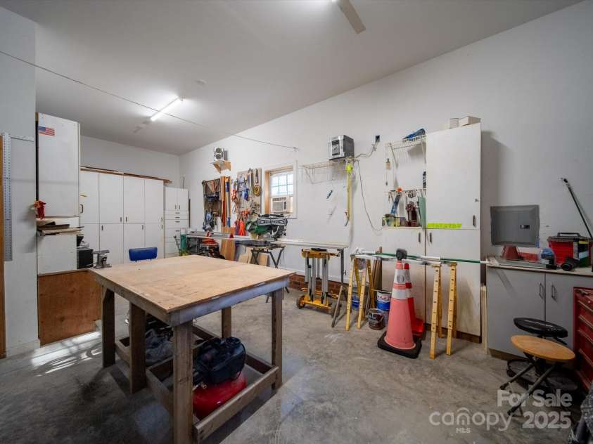 3677 Antioch Church Road, Matthews, NC 28104.  MLS# CAR4244366, YatesRealty ID 5530. 