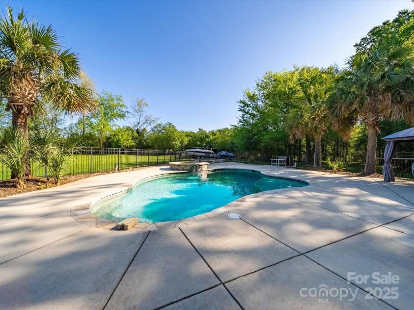 3677 Antioch Church Road, Matthews, NC 28104.  MLS# CAR4244366, YatesRealty ID 5530. 