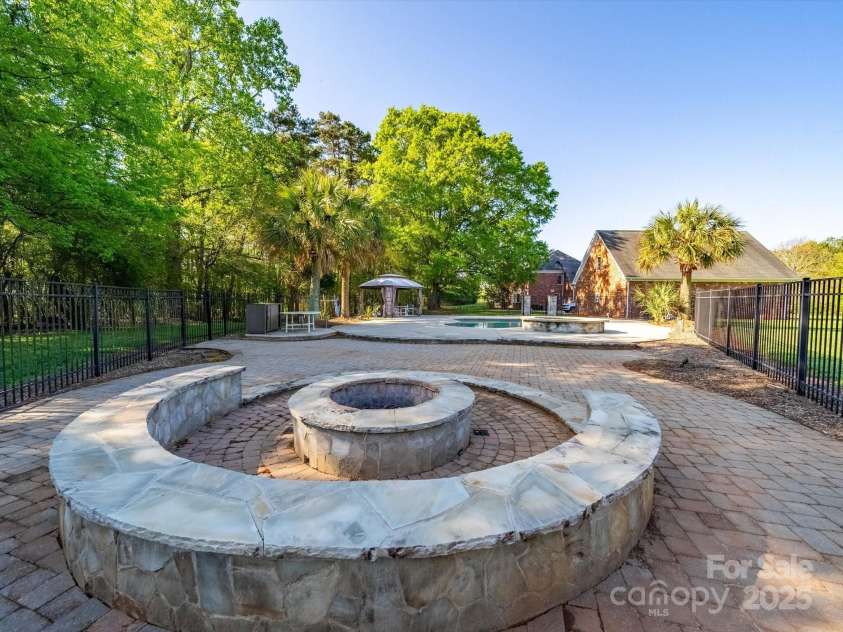 3677 Antioch Church Road, Matthews, NC 28104.  MLS# CAR4244366, YatesRealty ID 5530. 