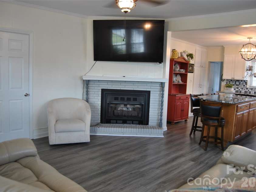 133 Main Street, Lockhart, SC 29364.  MLS# CAR4431519, YatesRealty ID 55302. 