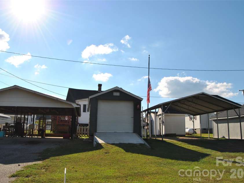 133 Main Street, Lockhart, SC 29364.  MLS# CAR4431519, YatesRealty ID 55302. 