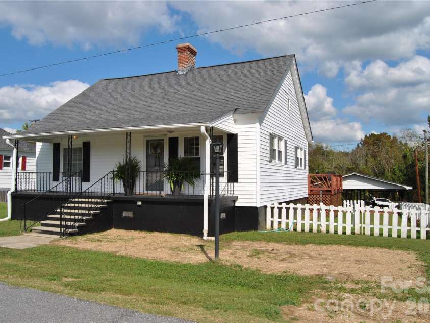 133 Main Street, Lockhart, SC 29364.  MLS# CAR4431519, YatesRealty ID 55302. 