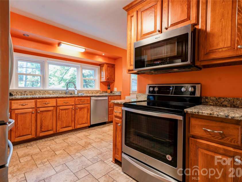 309 West Mountain Street, Kings Mountain, NC 28086.  MLS# CAR4431647, YatesRealty ID 55303. 