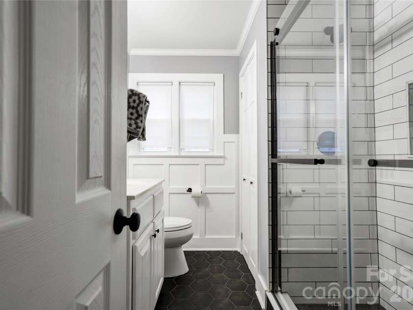 309 West Mountain Street, Kings Mountain, NC 28086.  MLS# CAR4431647, YatesRealty ID 55303. 