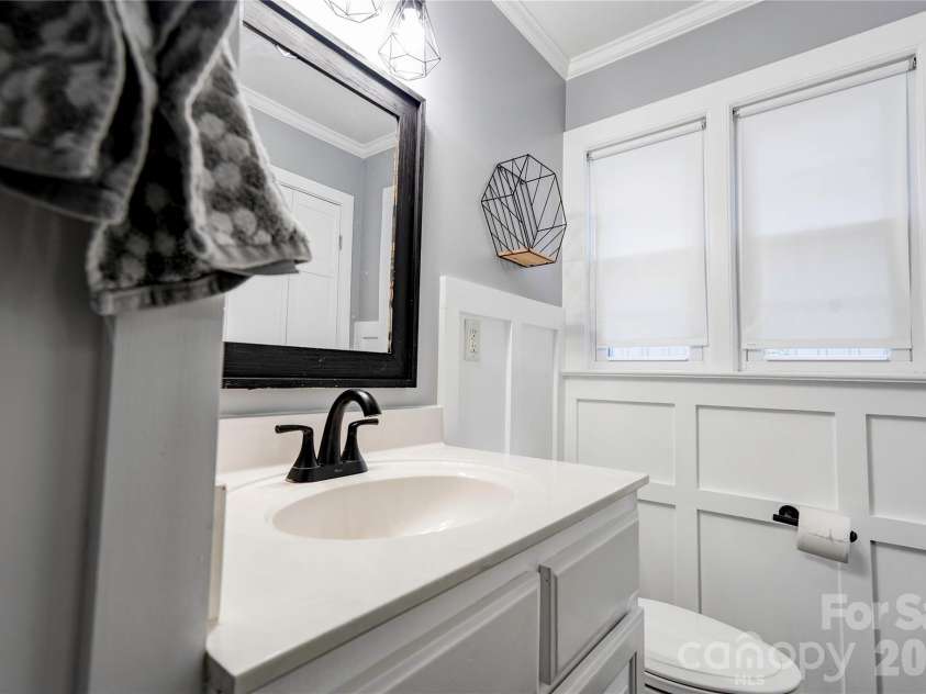 309 West Mountain Street, Kings Mountain, NC 28086.  MLS# CAR4431647, YatesRealty ID 55303. 
