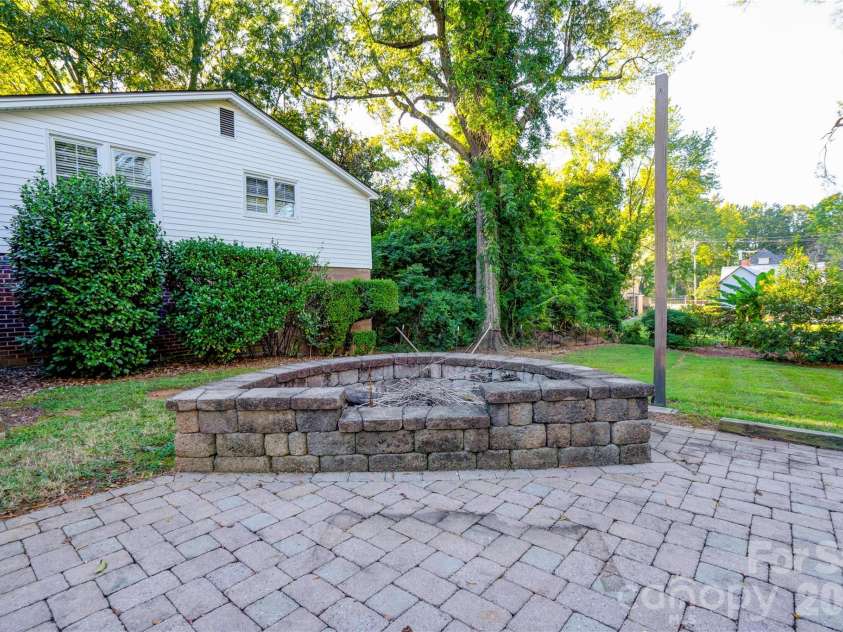 309 West Mountain Street, Kings Mountain, NC 28086.  MLS# CAR4431647, YatesRealty ID 55303. 