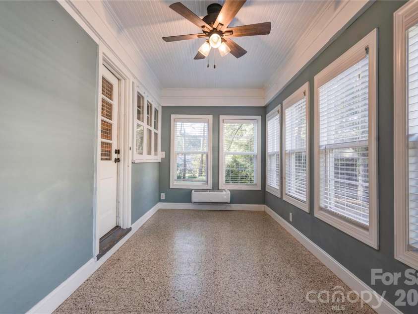 309 West Mountain Street, Kings Mountain, NC 28086.  MLS# CAR4431647, YatesRealty ID 55303. Sunroom