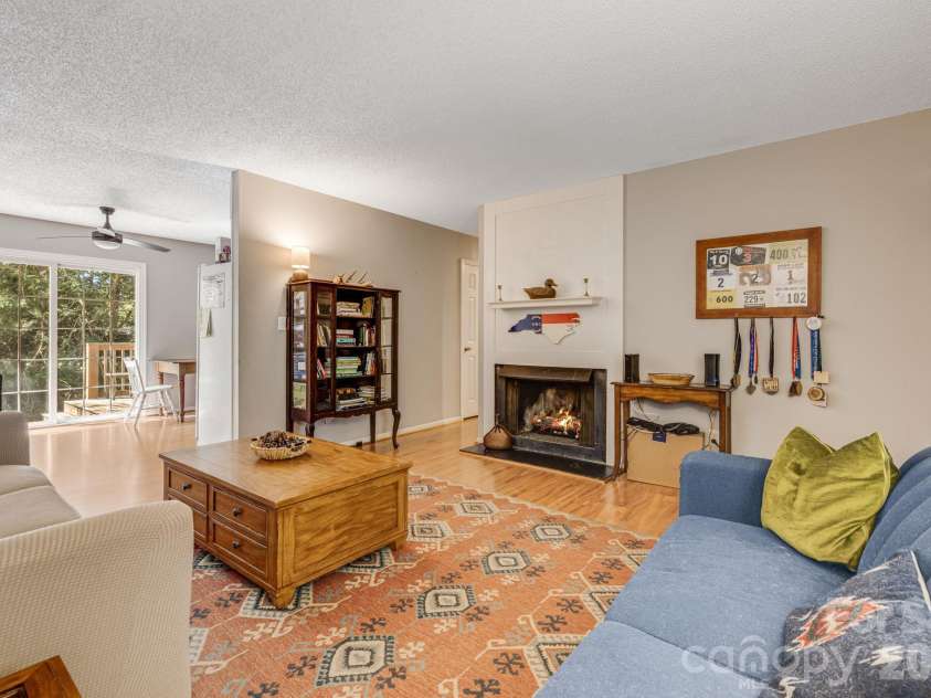 38 Clovernook Drive, Arden, NC 28704.  MLS# CAR4431344, YatesRealty ID 55304. 
