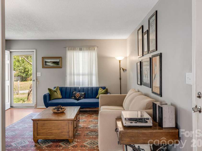 38 Clovernook Drive, Arden, NC 28704.  MLS# CAR4431344, YatesRealty ID 55304. 
