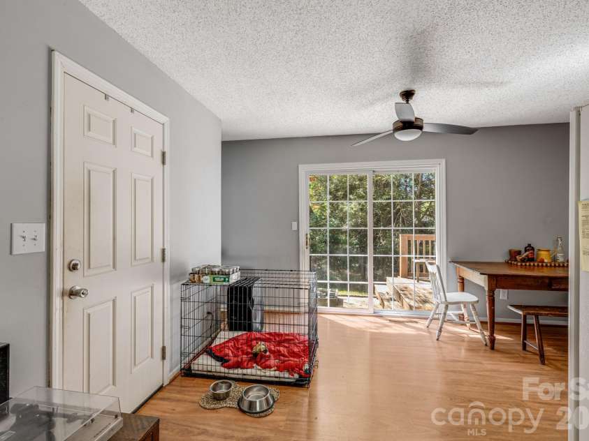 38 Clovernook Drive, Arden, NC 28704.  MLS# CAR4431344, YatesRealty ID 55304. 