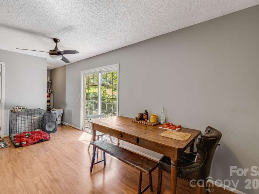 38 Clovernook Drive, Arden, NC 28704.  MLS# CAR4431344, YatesRealty ID 55304. 