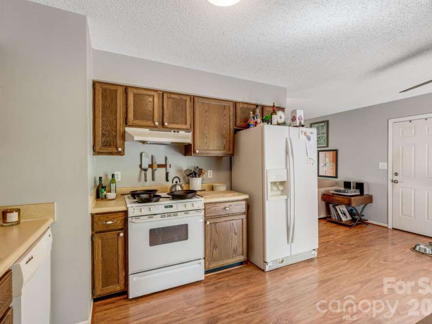38 Clovernook Drive, Arden, NC 28704.  MLS# CAR4431344, YatesRealty ID 55304. 