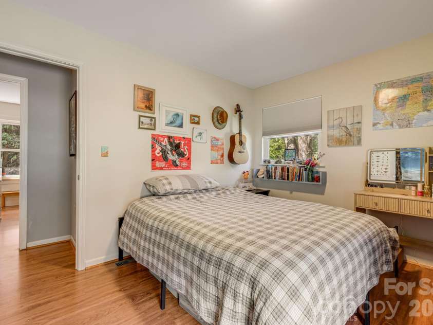 38 Clovernook Drive, Arden, NC 28704.  MLS# CAR4431344, YatesRealty ID 55304. 