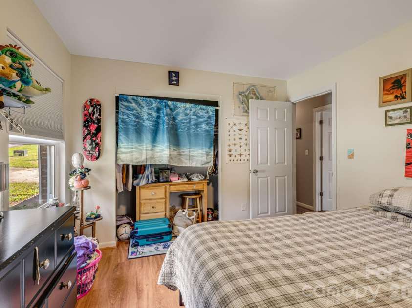 38 Clovernook Drive, Arden, NC 28704.  MLS# CAR4431344, YatesRealty ID 55304. 