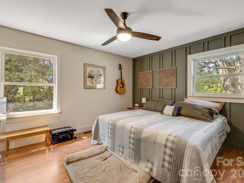 38 Clovernook Drive, Arden, NC 28704.  MLS# CAR4431344, YatesRealty ID 55304. 