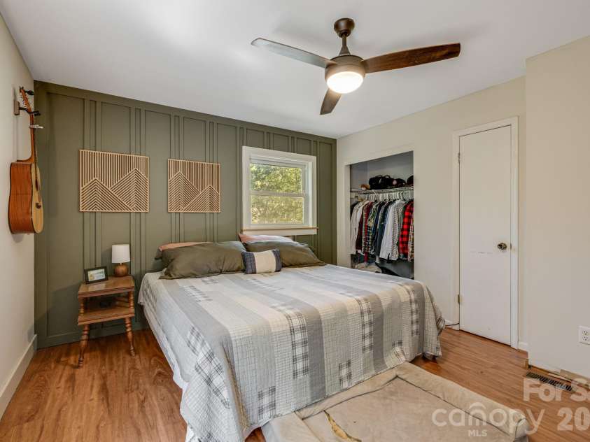 38 Clovernook Drive, Arden, NC 28704.  MLS# CAR4431344, YatesRealty ID 55304. 