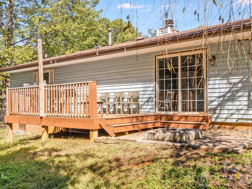 38 Clovernook Drive, Arden, NC 28704.  MLS# CAR4431344, YatesRealty ID 55304. 