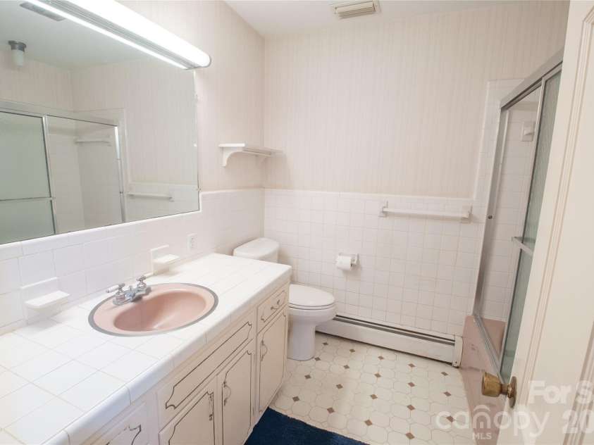 2607 Montgomery Drive, Statesville, NC 28625.  MLS# CAR4432123, YatesRealty ID 55305. 
