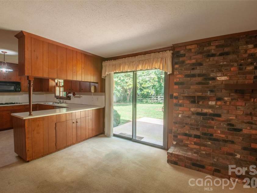 2607 Montgomery Drive, Statesville, NC 28625.  MLS# CAR4432123, YatesRealty ID 55305. 