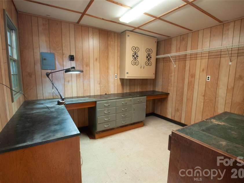 2607 Montgomery Drive, Statesville, NC 28625.  MLS# CAR4432123, YatesRealty ID 55305. 