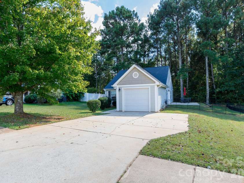 229 Chicago Lane, York, SC 29745.  MLS# CAR4432240, YatesRealty ID 55306. 