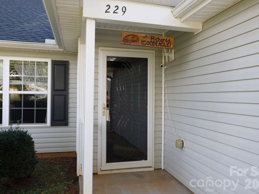 229 Chicago Lane, York, SC 29745.  MLS# CAR4432240, YatesRealty ID 55306. 